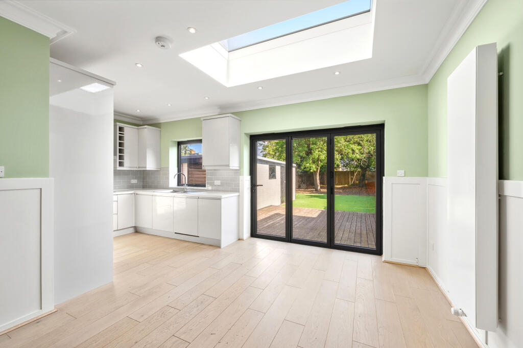 House in London, Lower Morden - View 2