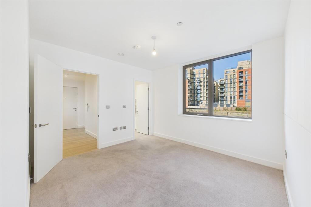 Apartment in London - View 5