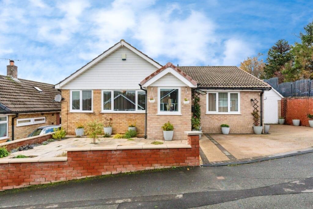 2-bed detached on Hesley Grove, Chapeltown, Sheffield, £350,000