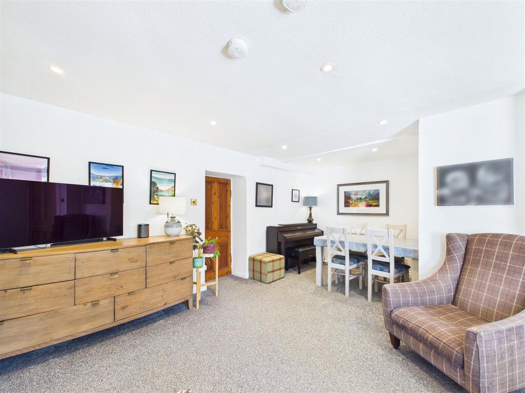 House in Perth - View 3