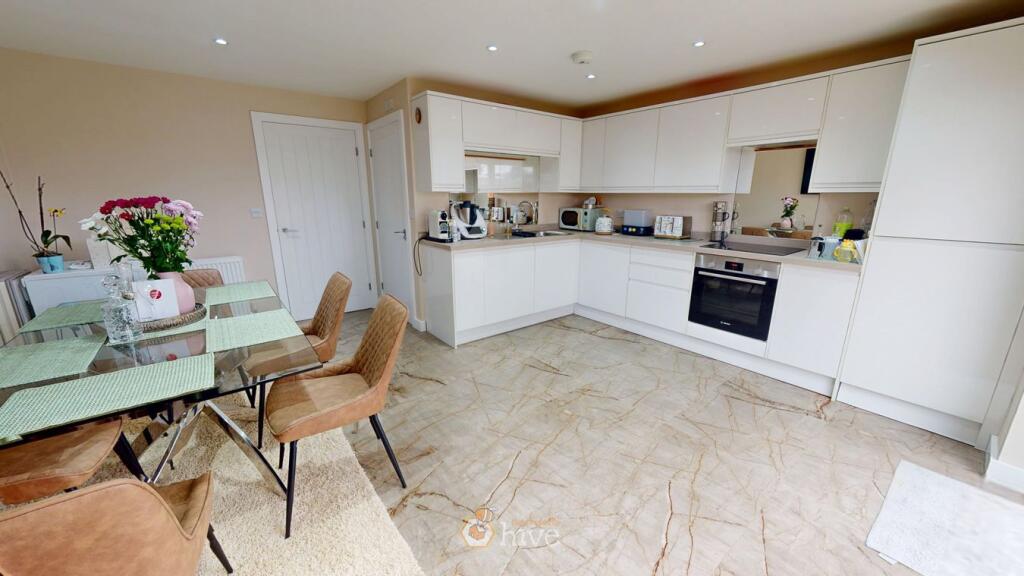 House in Doncaster, Cantley - More