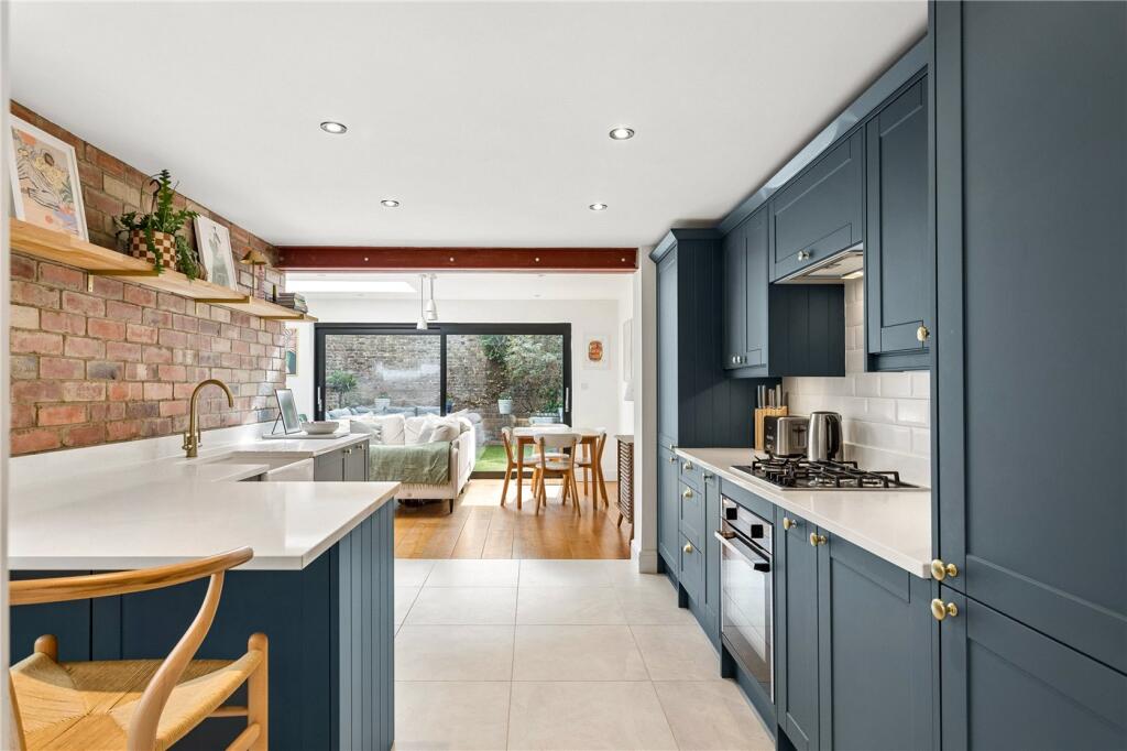 Apartment in London - View 3