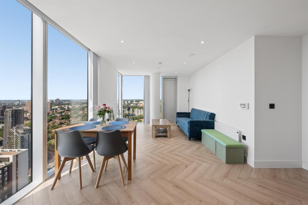 Apartment in Salford, Trinity, Lower Broughton - View 2