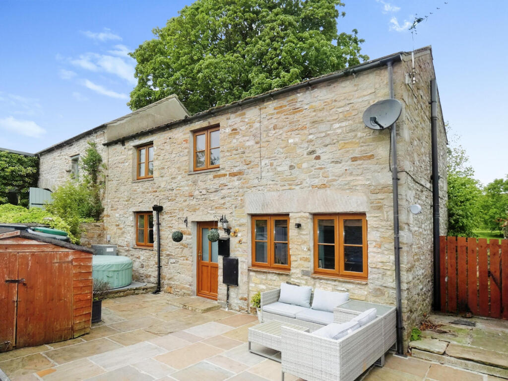 2-bed semi-detached on Walden Barn, Carperby, Leyburn, DL8 4DQ, £275,000