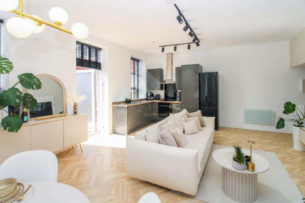 Apartment in Wakefield, West Yorkshire - View 5
