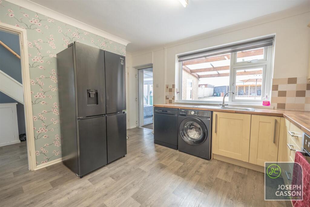 House in Bridgwater, West Bridgwater, Durleigh & Haygrove, Somerset - More
