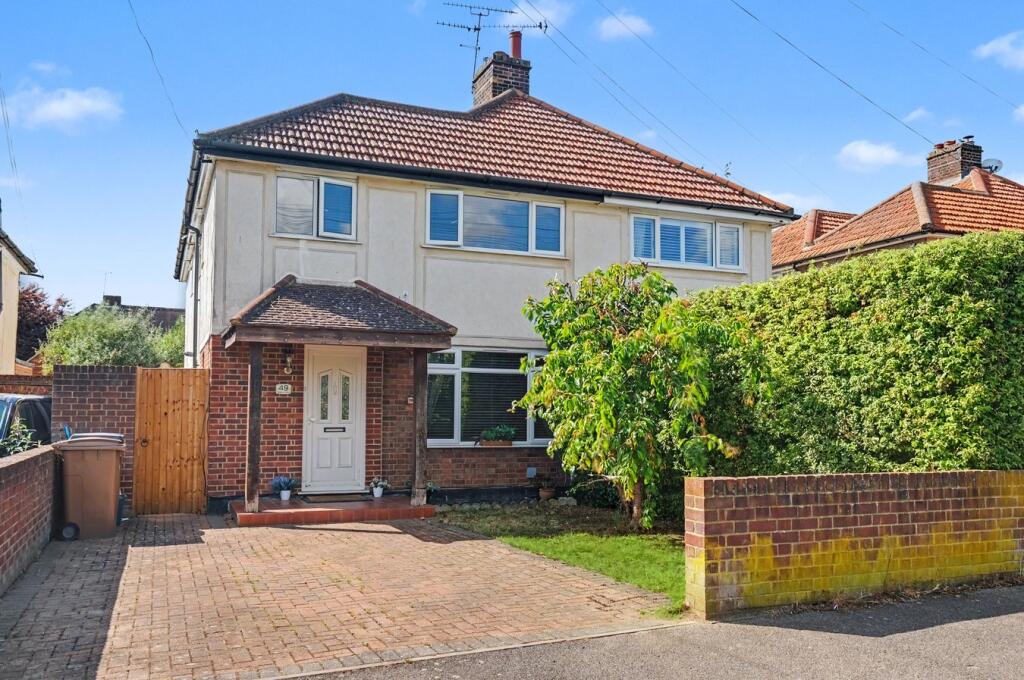 Main image of property: Chelmer Road, Chelmsford, CM2