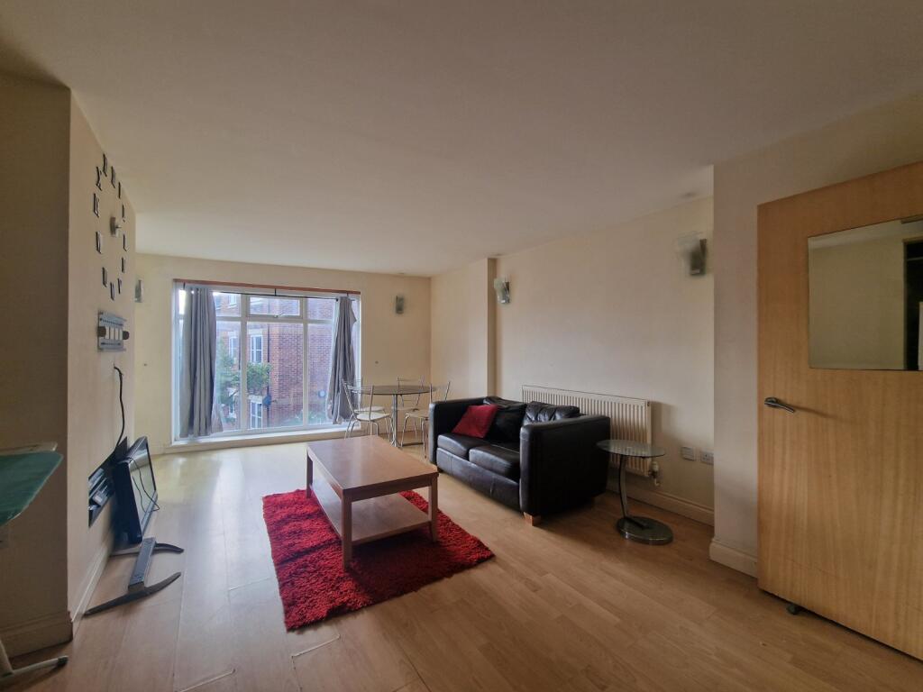 Apartment in Portsmouth, Southsea - View 4