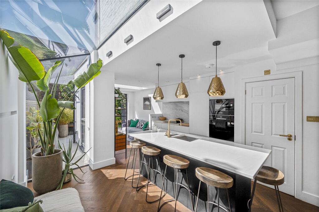 Main image of property: Roslyn Road, London, N15