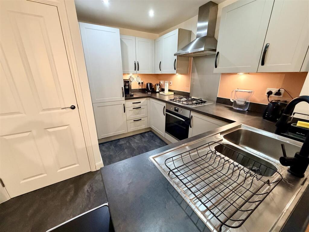 House in Nuneaton and Bedworth, Camp Hill - View 5