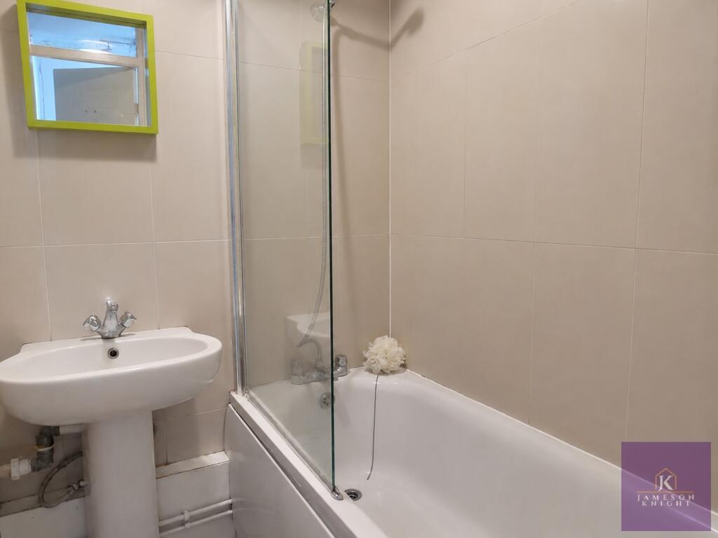 Apartment in London - View 3