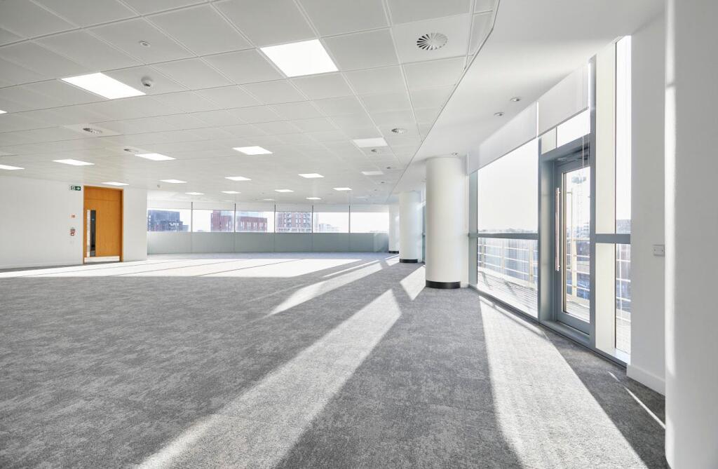 ONE WHITEHALL RIVERSIDE_HLA8433_LR.jpg