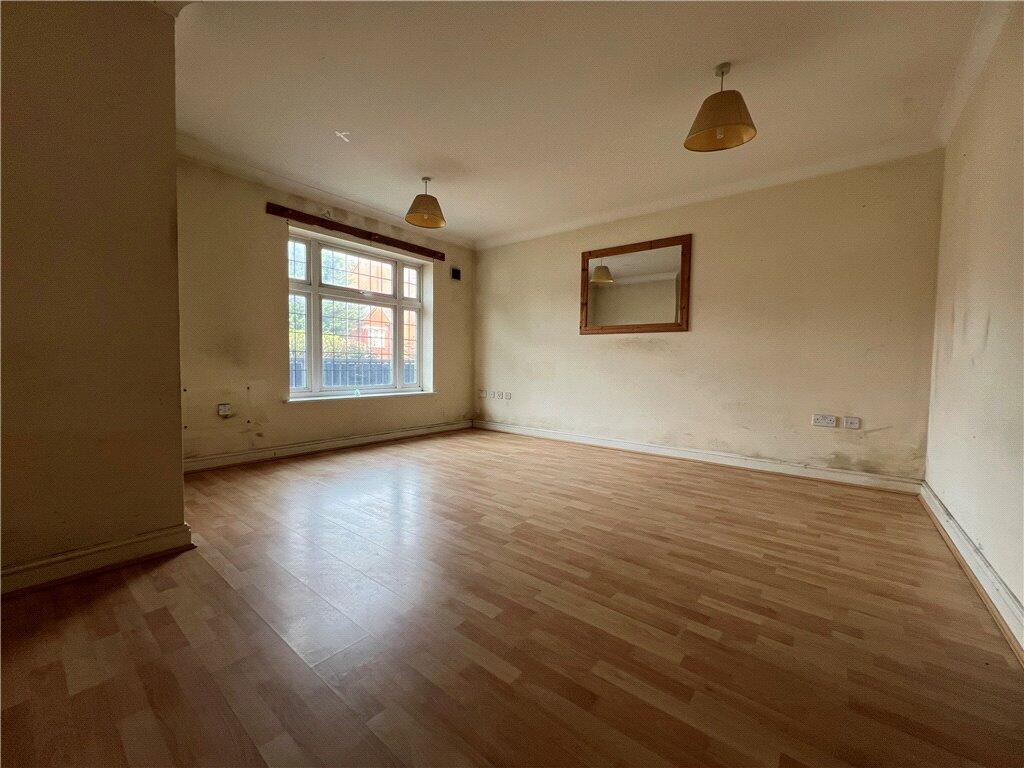 122, London Road, Camberley, Surrey photo 4