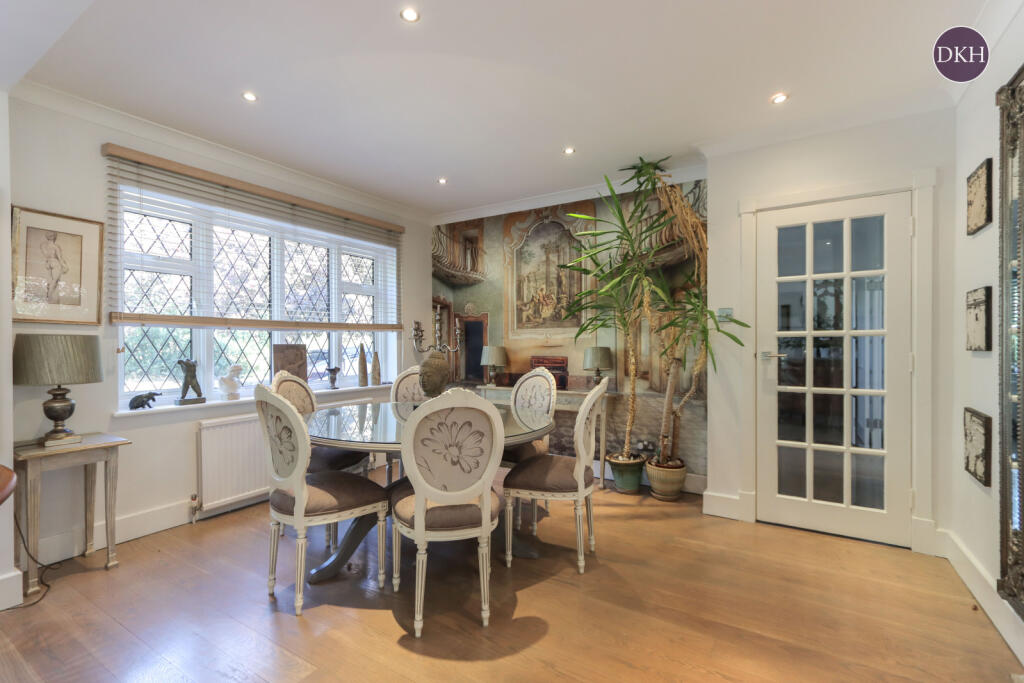 House in Rickmansworth, Loudwater - View 5