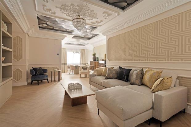 Main image of property: Exquisite Refurbished Four-Bedroom Flat, VALLEHERMOSO - CHAMBERÍ