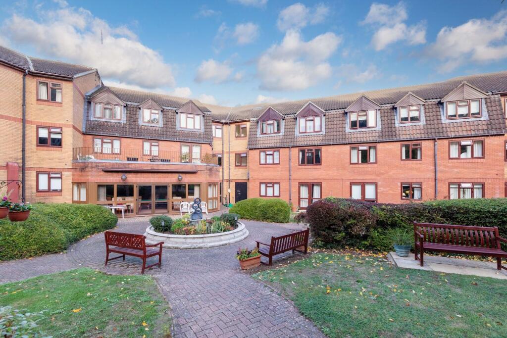 Main image of property: Crescent Dale, Maidenhead, SL6