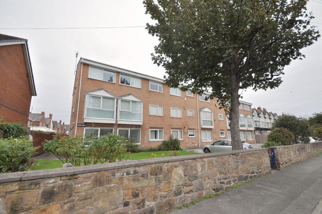 1-bed flat on Mount Court, Mount Road, £80,000