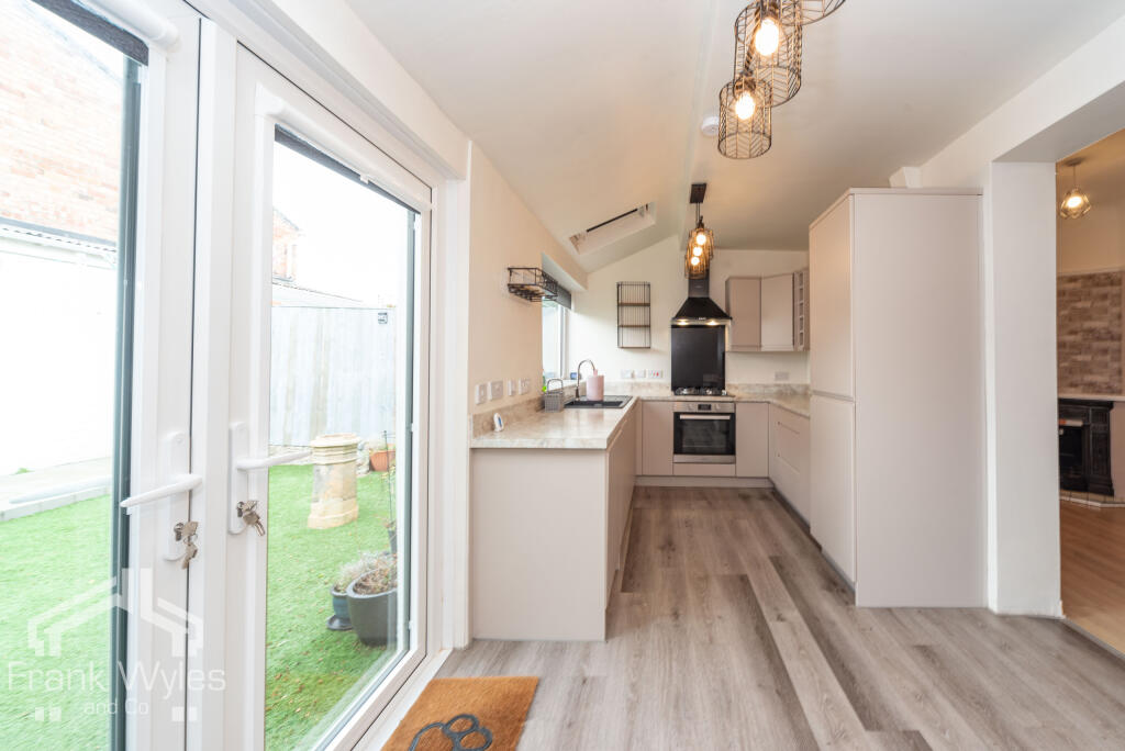 Curzon Road, Lytham St. Annes, Lancashire photo 3