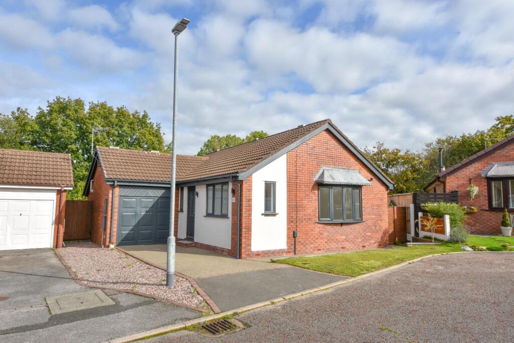 Main image of property: Rowan Croft, Clayton-Le-Woods, Chorley, PR6 7UU