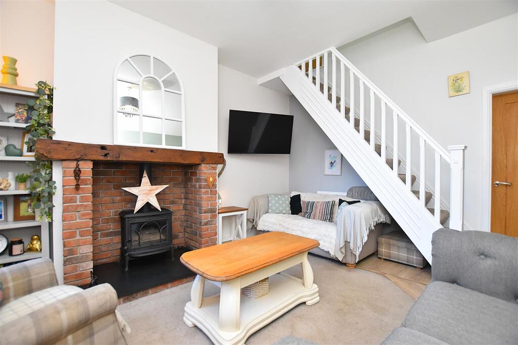 House in Wrexham, Rhosddu - View 5