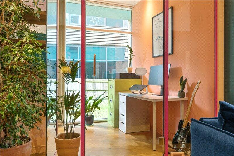 Apartment in London - More