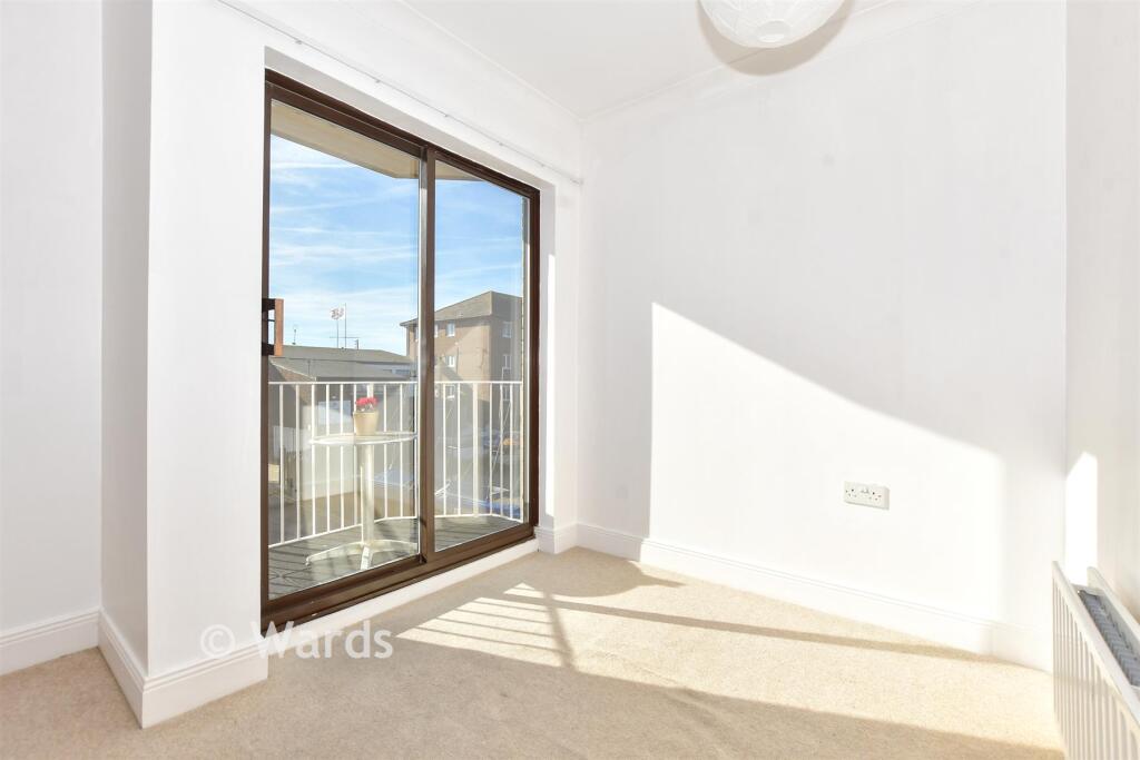 Apartment in Canterbury - View 5