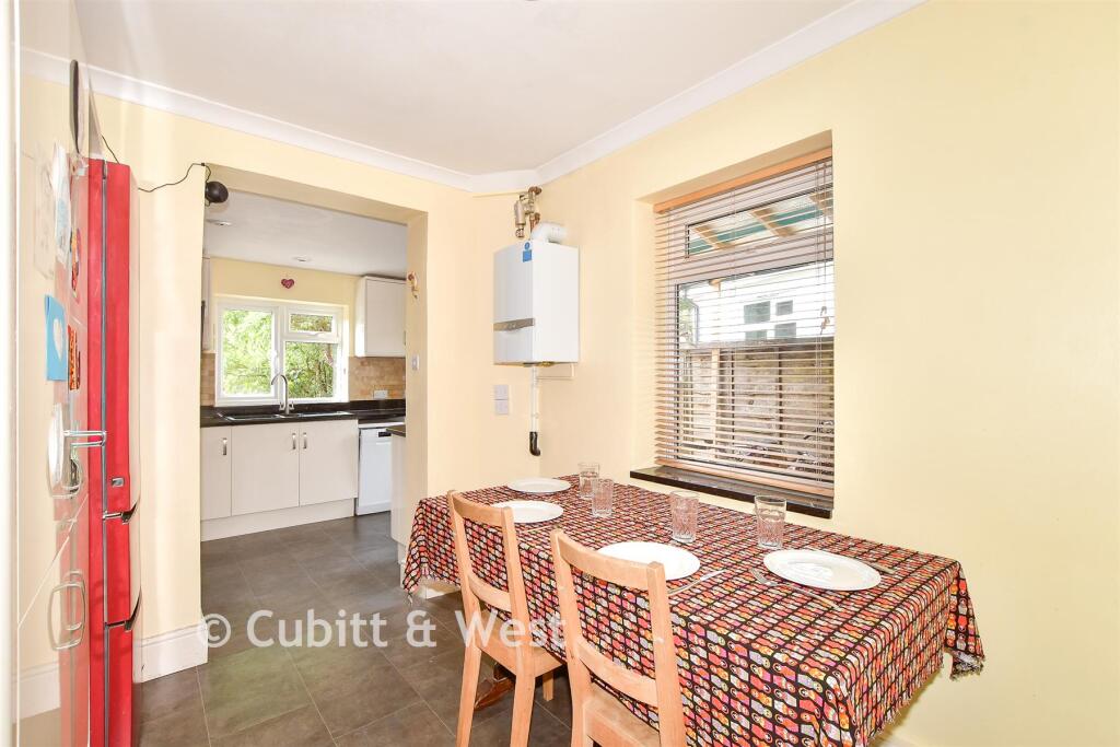 House in Redhill, Earlswood - View 5