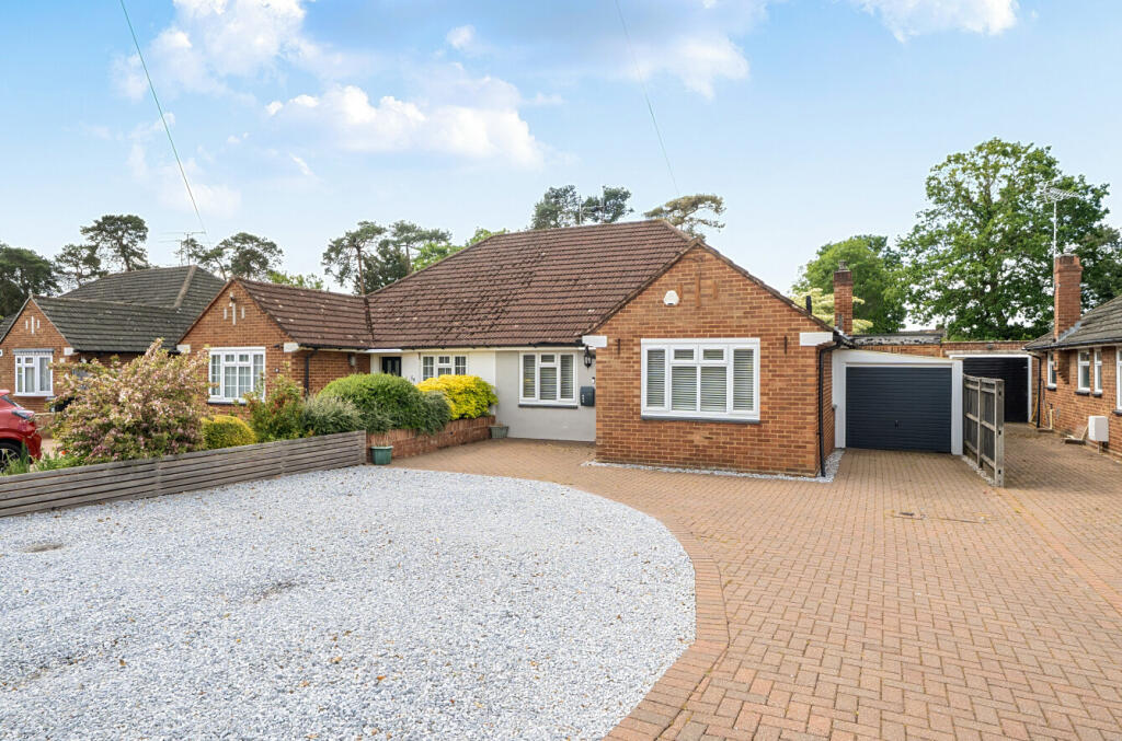 Main image of property: Roslyn Road, Woodley, Reading, Berkshire, RG5