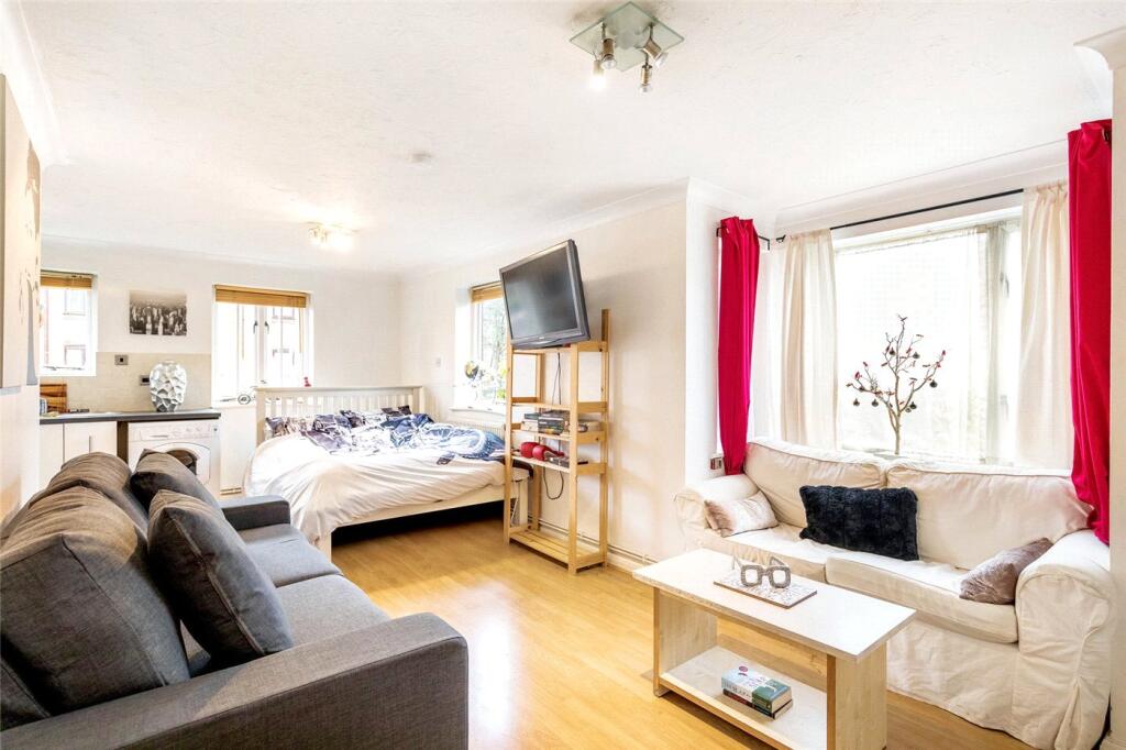 59 Cadman Court photo 3