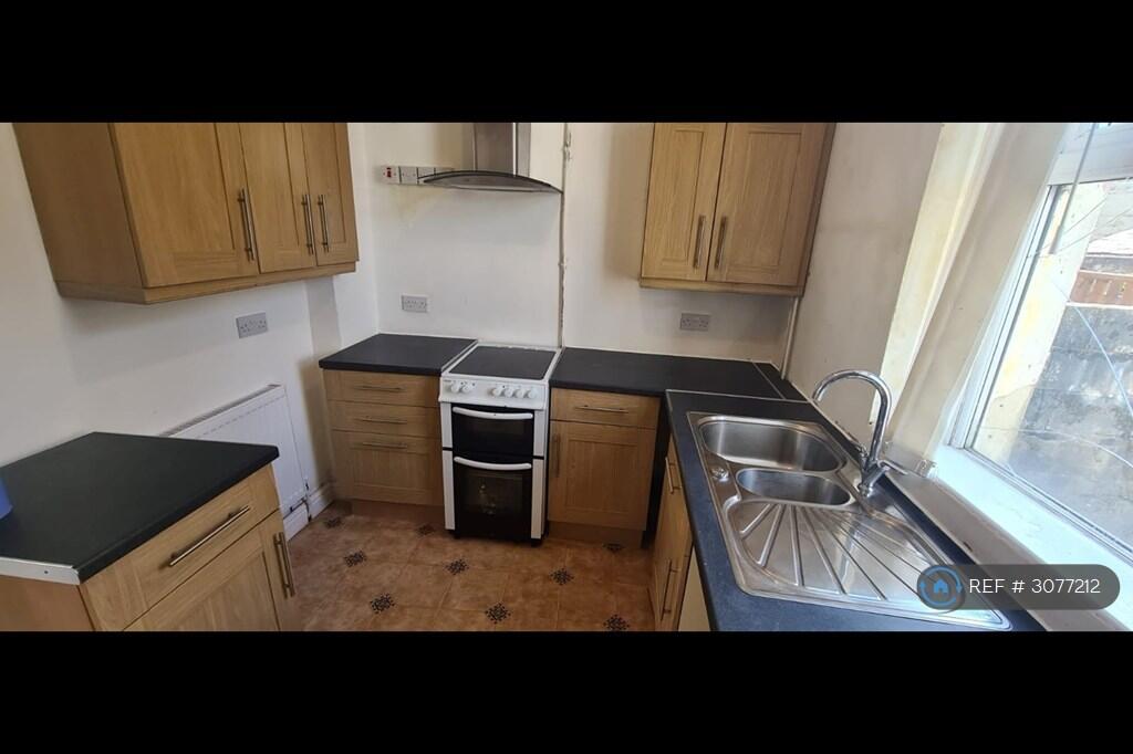 House in Burnley, Rose Grove - View 5