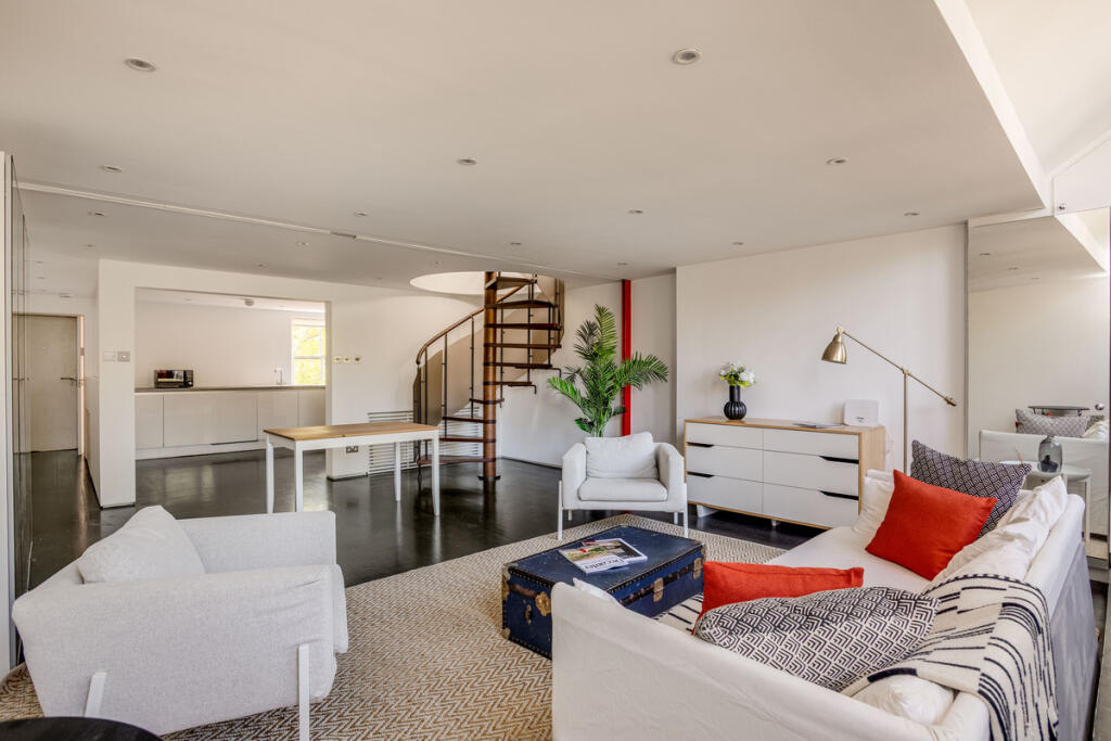Main image of property: Kempsford Gardens, London, SW5