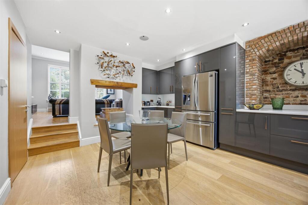 House in Southall - View 3