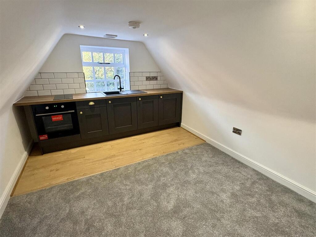 Main image of property: Newland, Lincoln