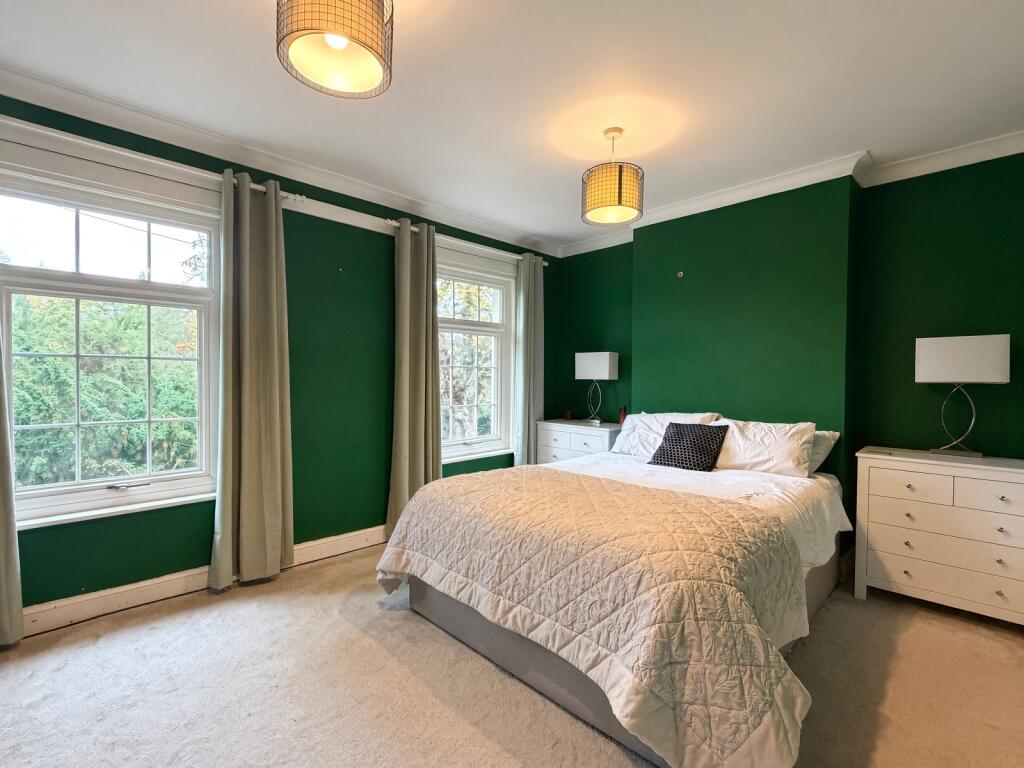 House in Aldershot, Cargate - More