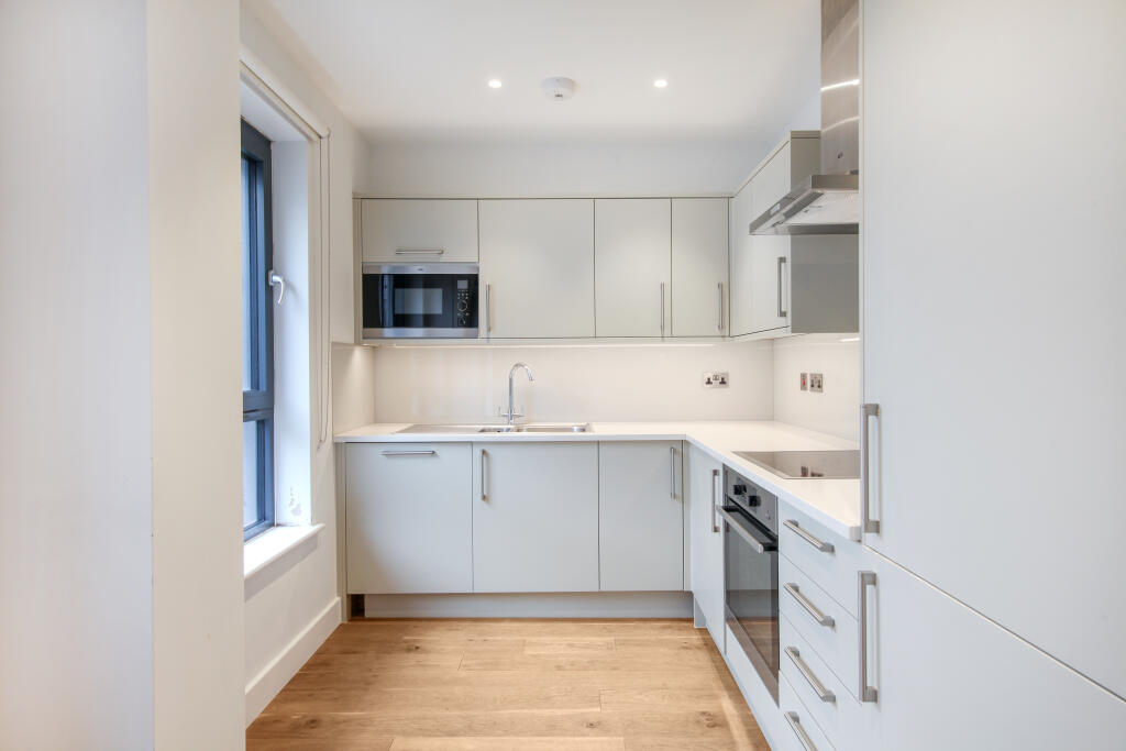 Apartment in Harrow - View 4