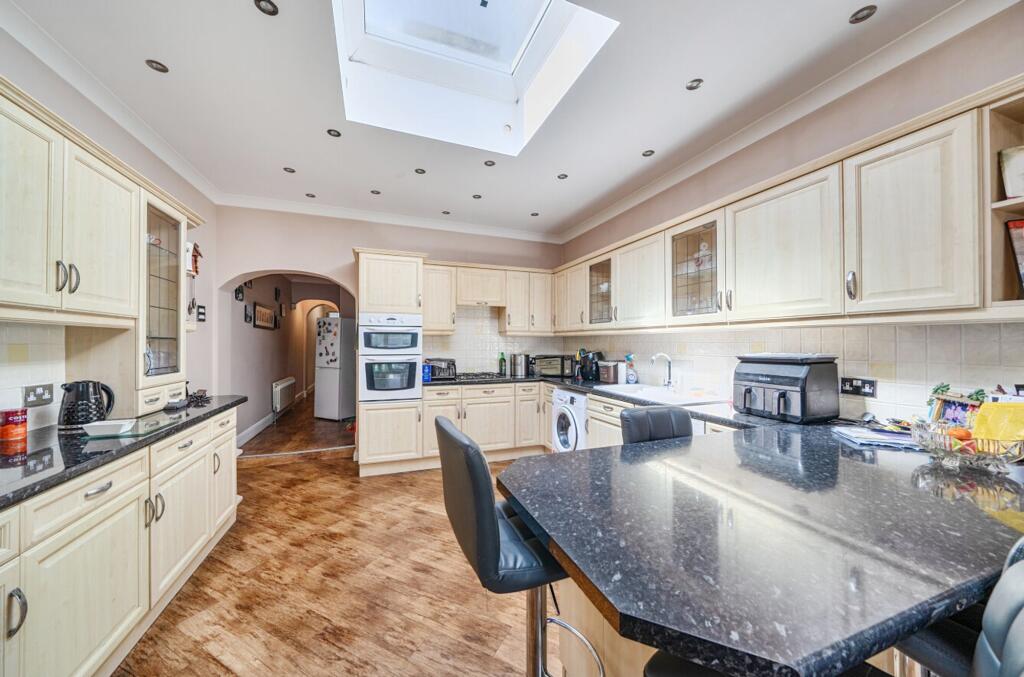House in Enfield - View 5