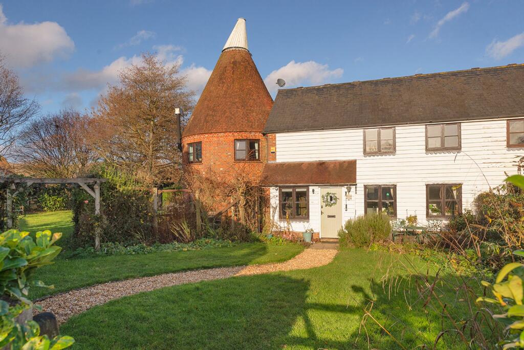 Main image of property: Maidstone Road, Nettlestead, ME18