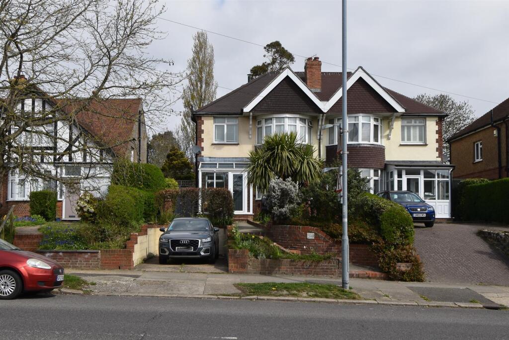 3-bed semi-detached on St. Helens Road, Hastings, £350,000