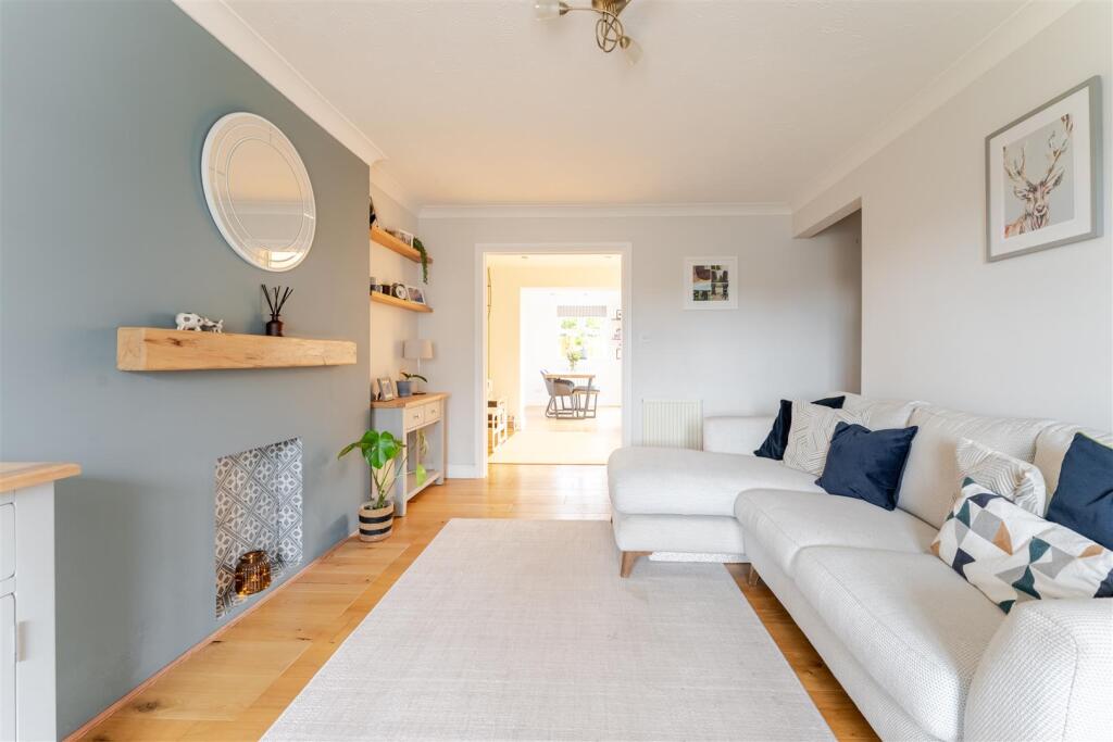 Beautifully presented semi detached home in Langford photo 3