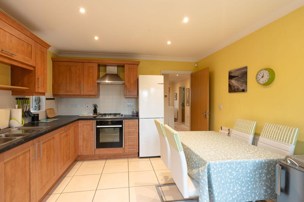 Bakery Close, Chalgrove, OX44 photo 2