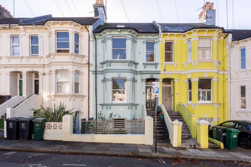 Apartment in Brighton - View 4