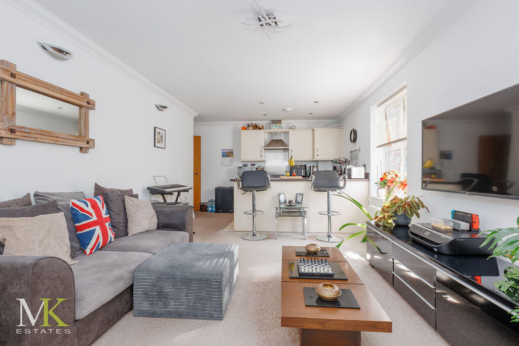 Main image of property: 121A Richmond Park Road, Bournemouth