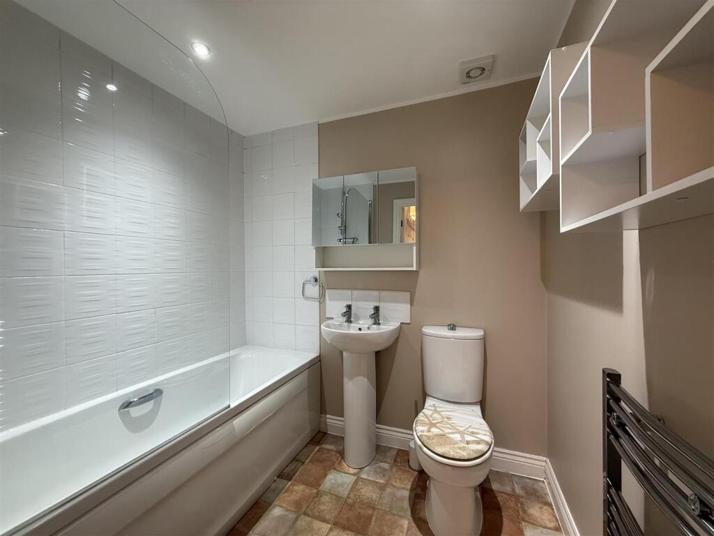 Apartment in Stockport - View 3