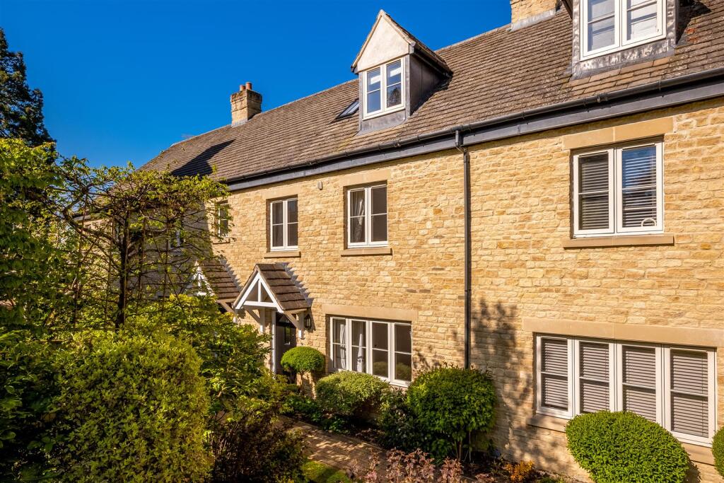 Main image of property: Penhurst Gardens, Chipping Norton