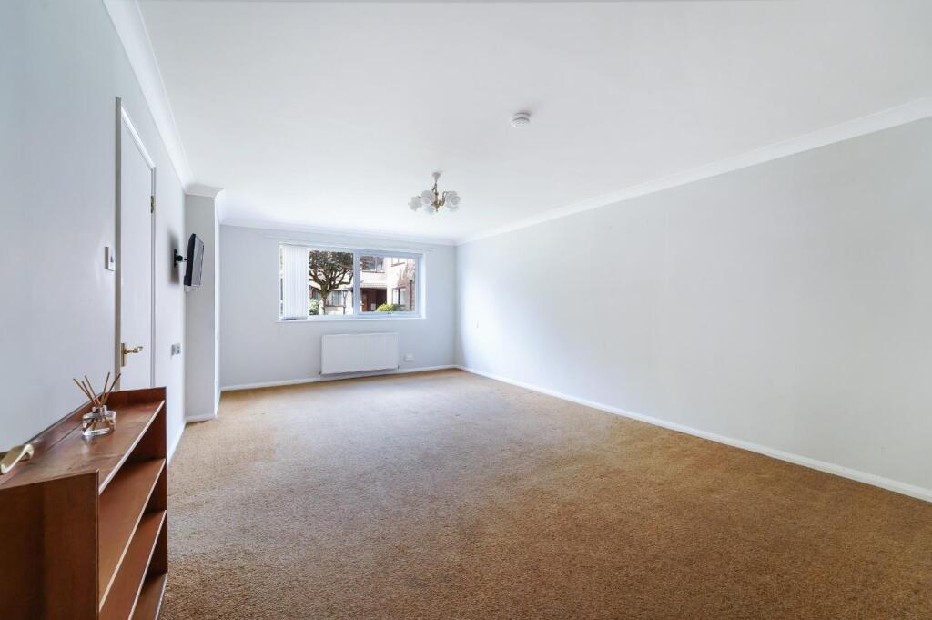 Apartment in Tadworth - View 2
