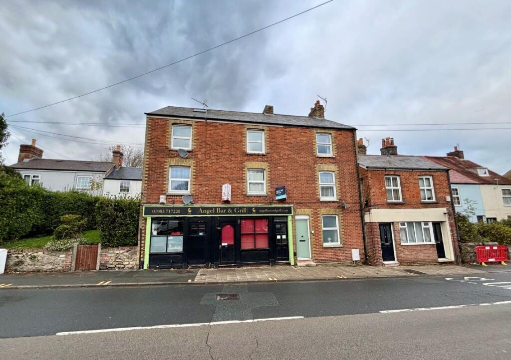 Main image of property: 44B Carisbrooke High Street, Newport, Isle Of Wight, PO30 1NR