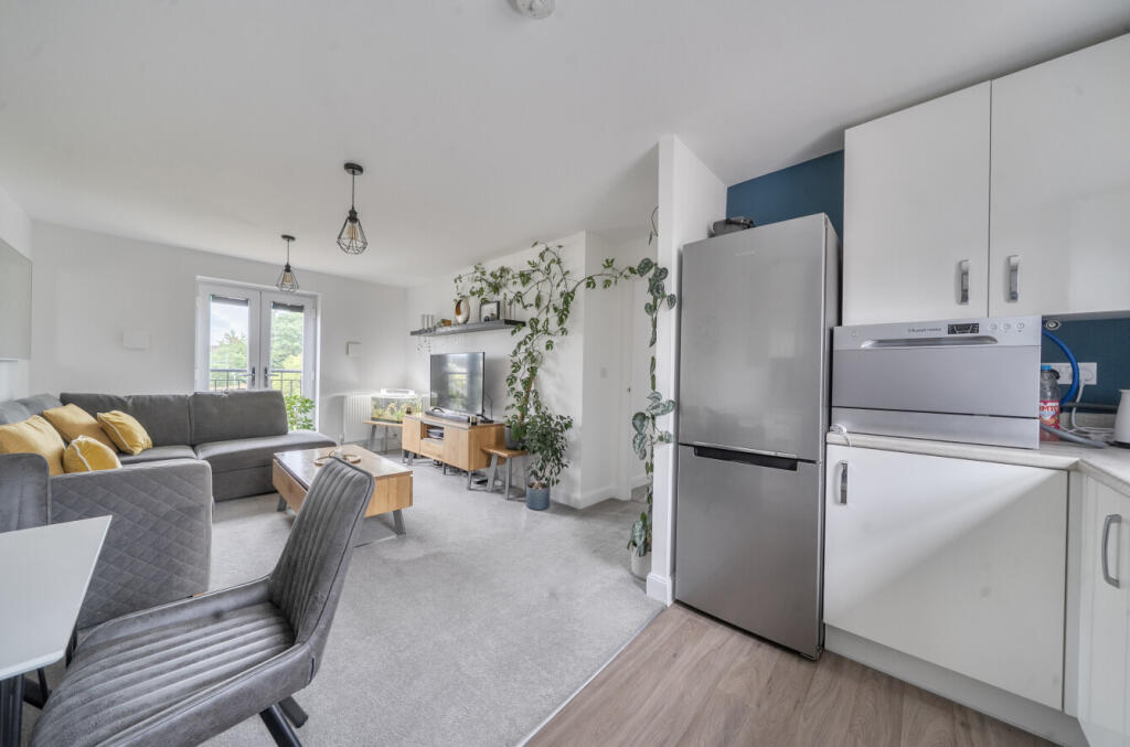 Apartment in Newbury, West Berkshire - View 5