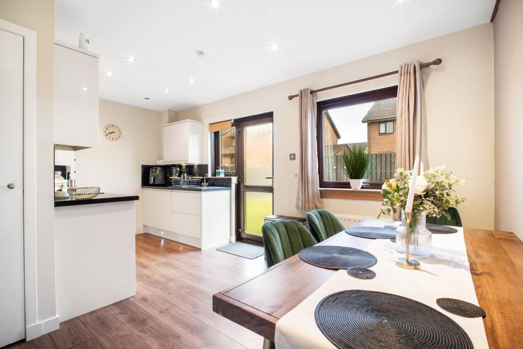 31, Kenmore, Troon, KA10 photo 4