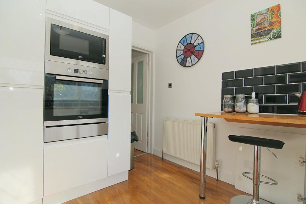House in Leeds, West Yorkshire - View 5