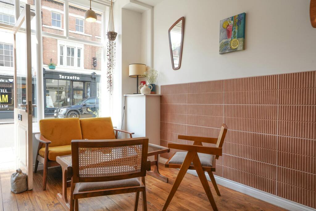 Peaches Cafe 2.jpg